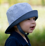 REVERSIBLE BOY BUCKET HAT WITH STRAPS